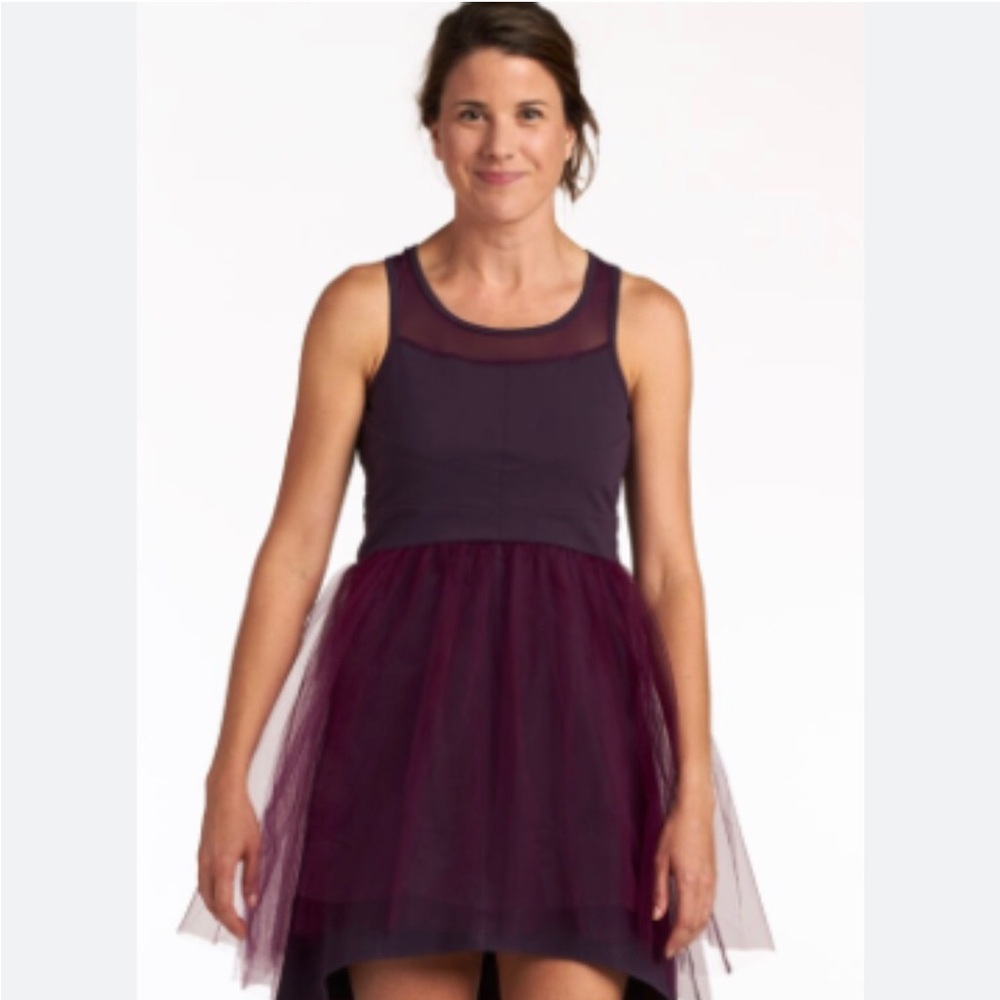 Oiselle dress size small - build in bra